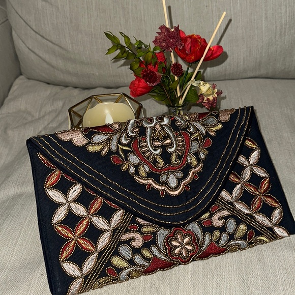 Francesca's Collections Handbags - Franchesca embroidered hand bag.